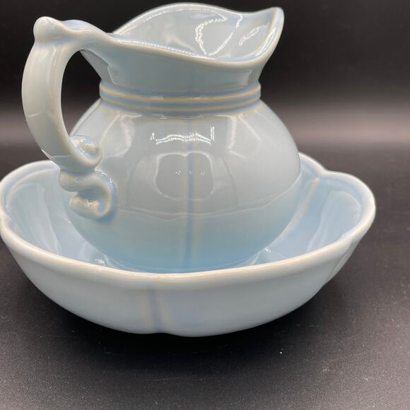 Vintage McCoy Pottery Blue Daisy Pitcher and Basin #7528 - Picture 4 of 11